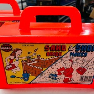 Vintage Come Play sand/snow maker bricks item #2320 set of 2
